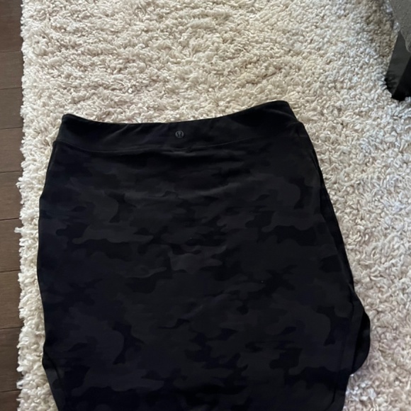 Lululemon Camo City skirt - Picture 3 of 3